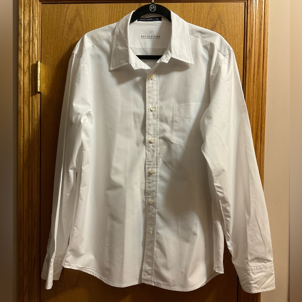 Gap Men's White Dress Long Sleeve Button Down Shirt with Pocket